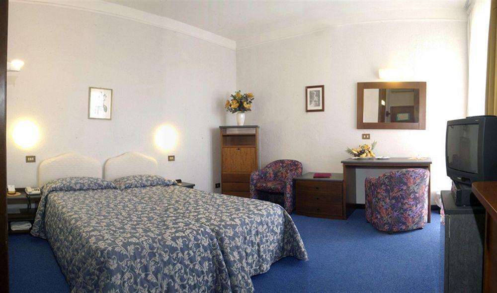 Hotel Principe Principina a Mare Buitenkant foto